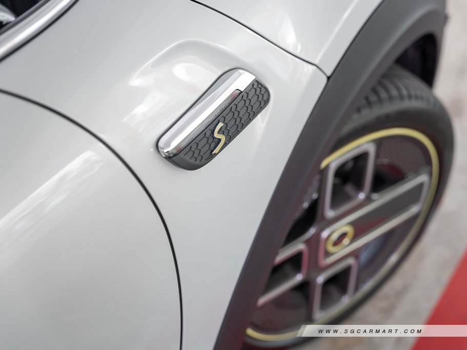https://i.i-sgcm.com/new_cars/cars/12633/12633_g117