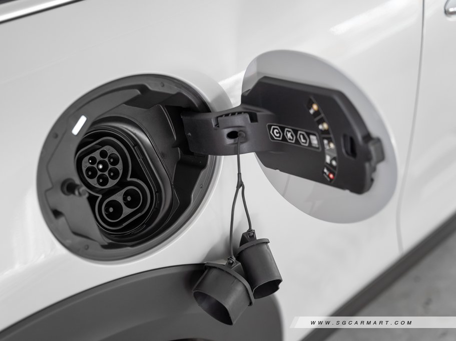 https://i.i-sgcm.com/new_cars/cars/12633/12633_g118