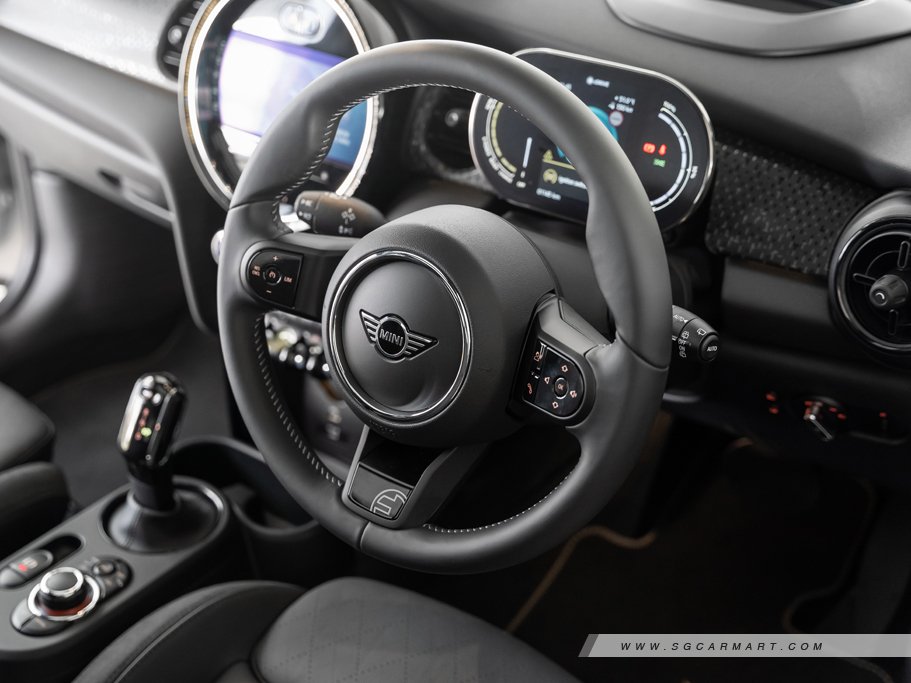 https://i.i-sgcm.com/new_cars/cars/12633/12633_g120