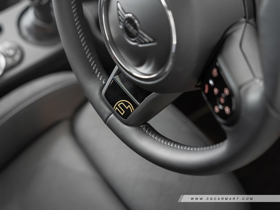 https://i.i-sgcm.com/new_cars/cars/12633/12633_g126