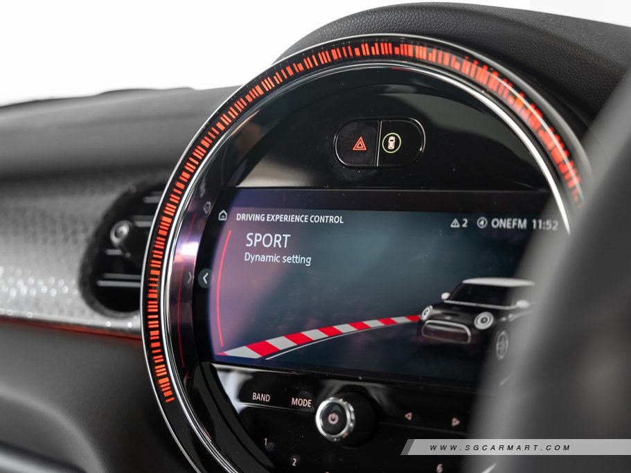 https://i.i-sgcm.com/new_cars/cars/12633/12633_g137