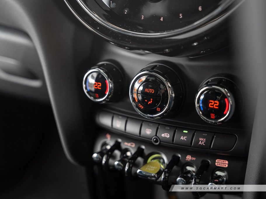 https://i.i-sgcm.com/new_cars/cars/12633/12633_g142
