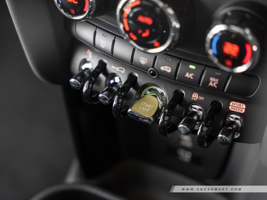 https://i.i-sgcm.com/new_cars/cars/12633/12633_g143