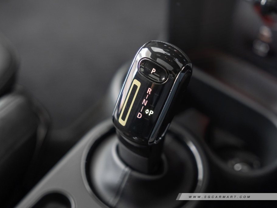 https://i.i-sgcm.com/new_cars/cars/12633/12633_g146