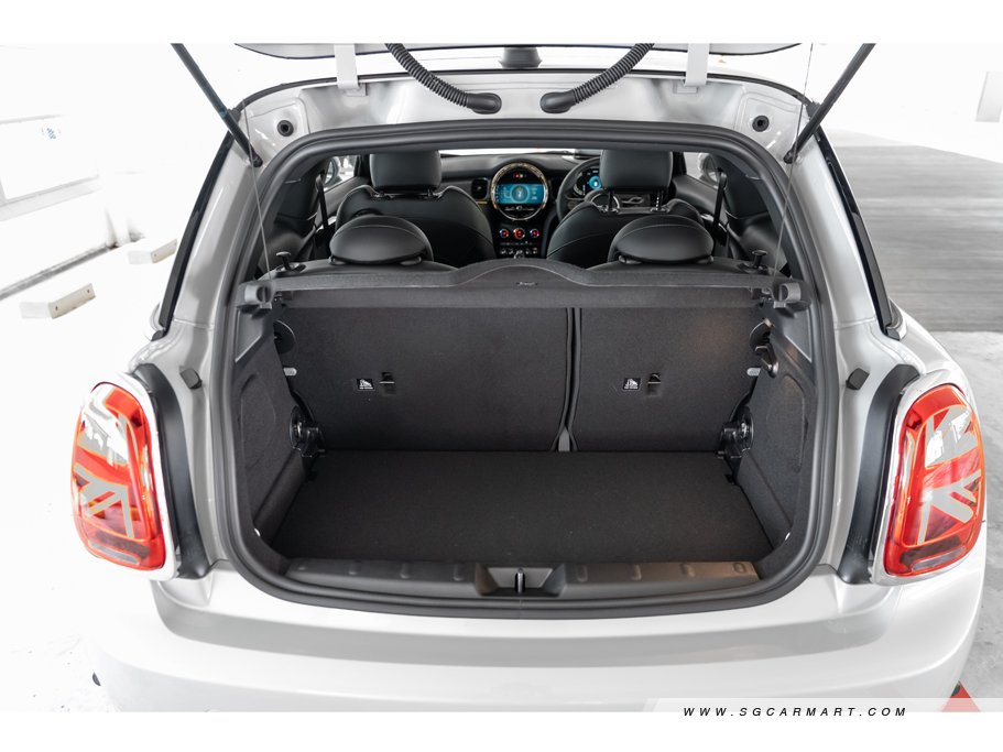 https://i.i-sgcm.com/new_cars/cars/12633/12633_g153