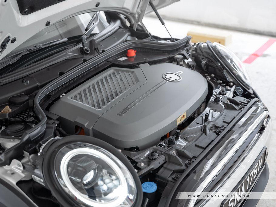 https://i.i-sgcm.com/new_cars/cars/12633/12633_g155