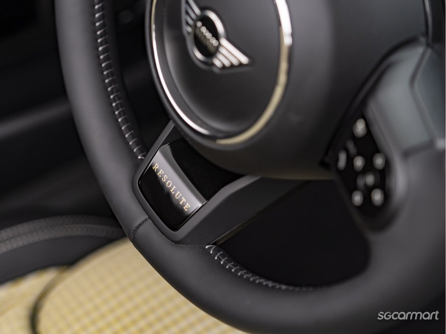 https://i.i-sgcm.com/new_cars/cars/12633/12633_g173