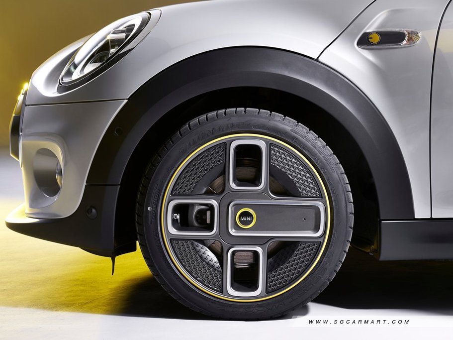 https://i.i-sgcm.com/new_cars/cars/12633/12633_g18