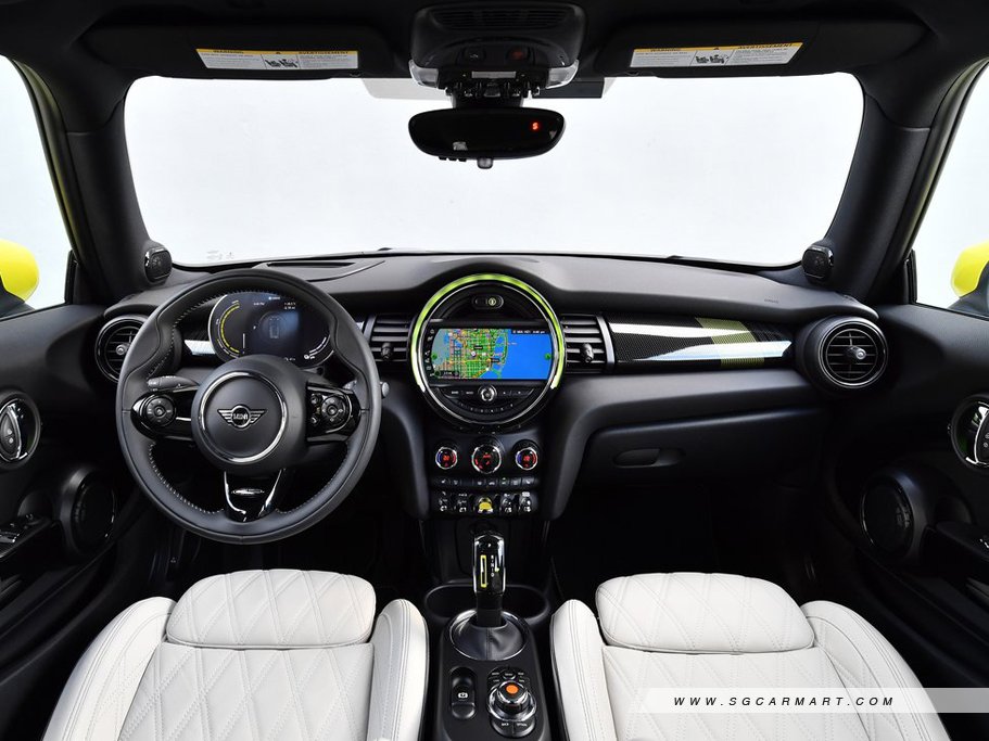 https://i.i-sgcm.com/new_cars/cars/12633/12633_g25