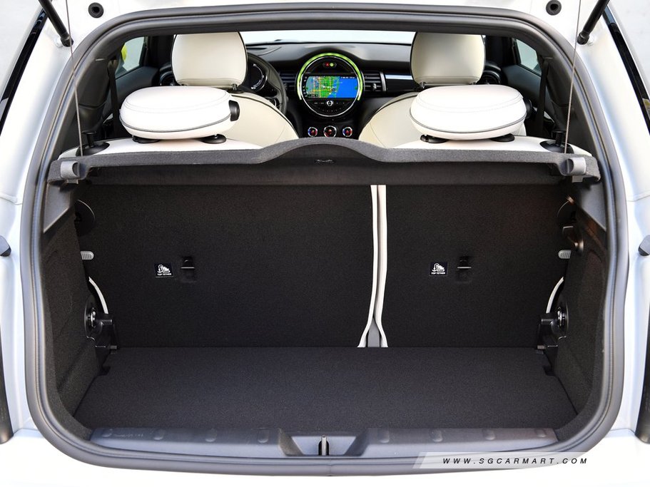 https://i.i-sgcm.com/new_cars/cars/12633/12633_g37