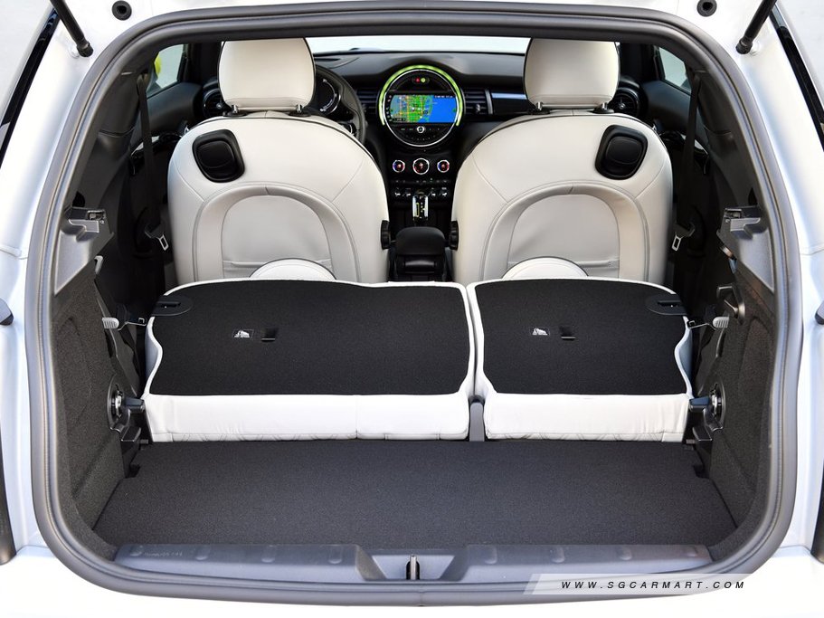 https://i.i-sgcm.com/new_cars/cars/12633/12633_g40