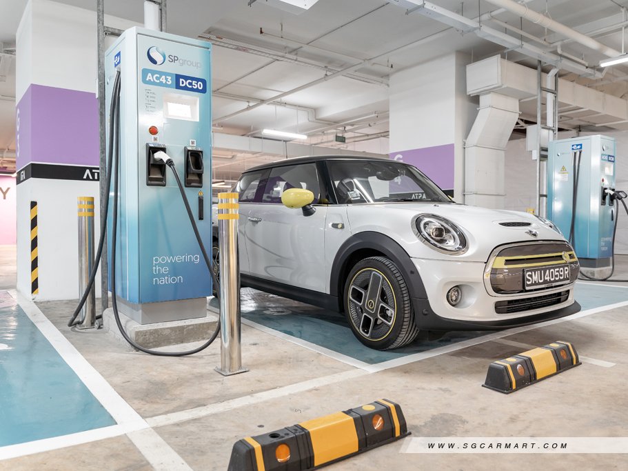https://i.i-sgcm.com/new_cars/cars/12633/12633_g52