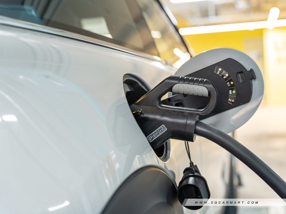 https://i.i-sgcm.com/new_cars/cars/12633/12633_g54