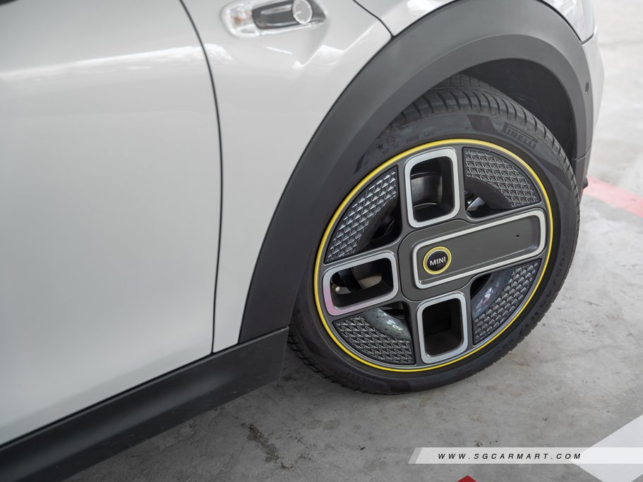 https://i.i-sgcm.com/new_cars/cars/12633/12633_g60