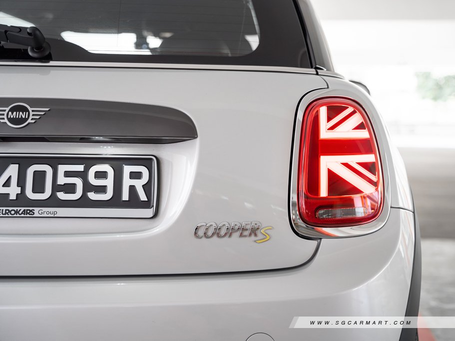 https://i.i-sgcm.com/new_cars/cars/12633/12633_g62