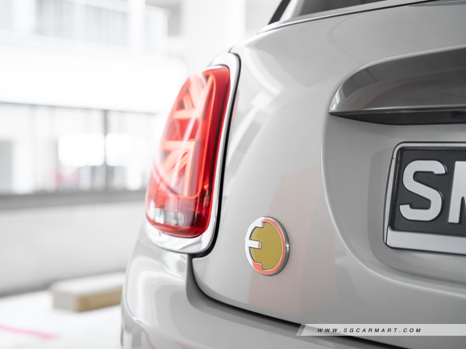 https://i.i-sgcm.com/new_cars/cars/12633/12633_g63