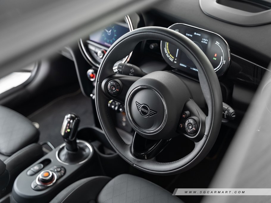 https://i.i-sgcm.com/new_cars/cars/12633/12633_g65