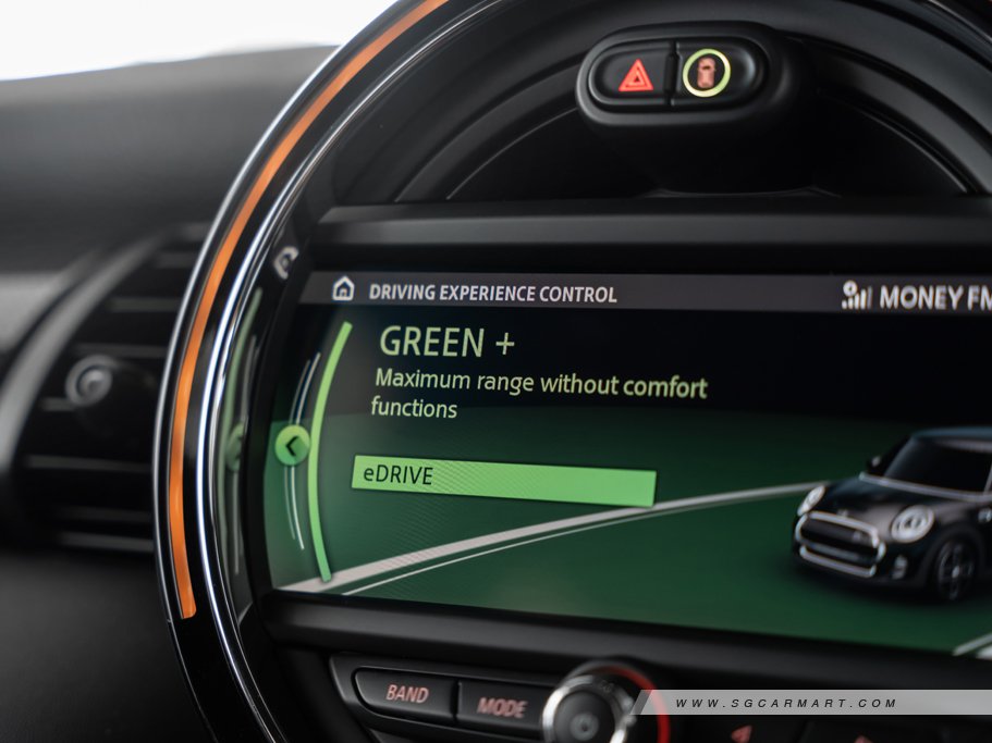 https://i.i-sgcm.com/new_cars/cars/12633/12633_g74