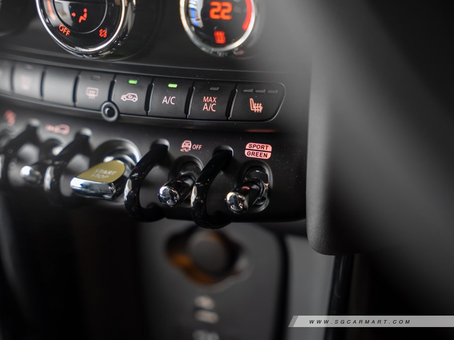 https://i.i-sgcm.com/new_cars/cars/12633/12633_g77