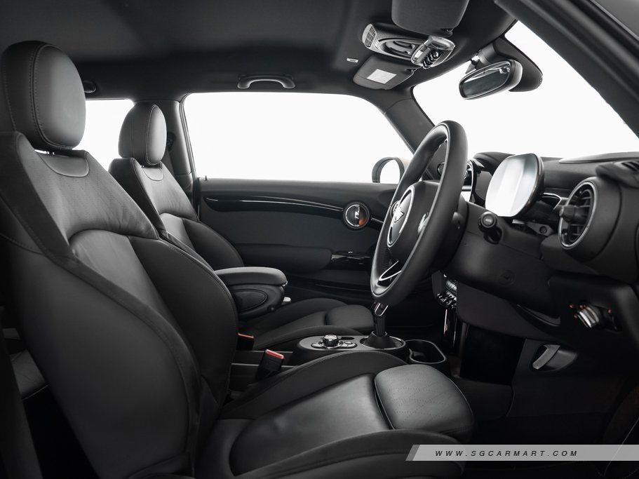 https://i.i-sgcm.com/new_cars/cars/12633/12633_g85