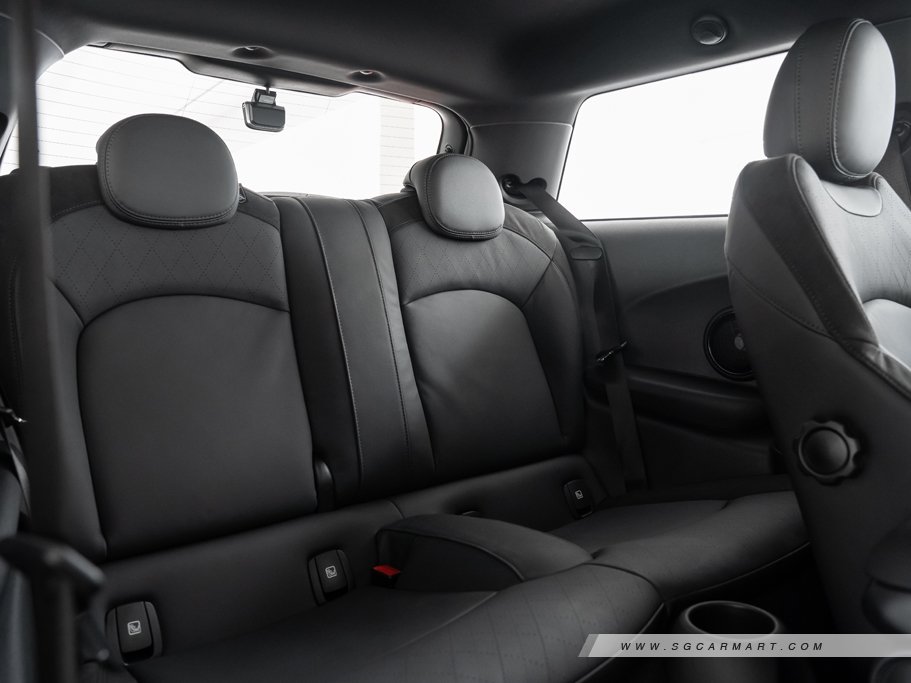 https://i.i-sgcm.com/new_cars/cars/12633/12633_g86