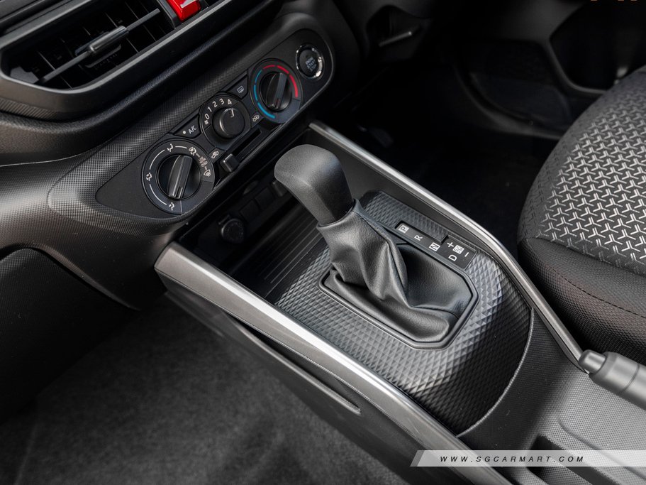 https://i.i-sgcm.com/new_cars/cars/12635/12635_g16
