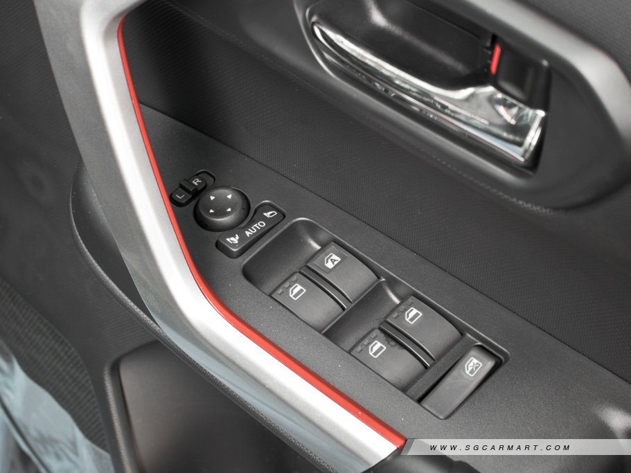 https://i.i-sgcm.com/new_cars/cars/12635/12635_g32