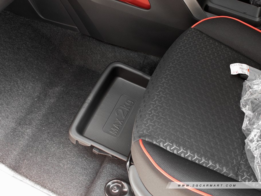 https://i.i-sgcm.com/new_cars/cars/12635/12635_g52