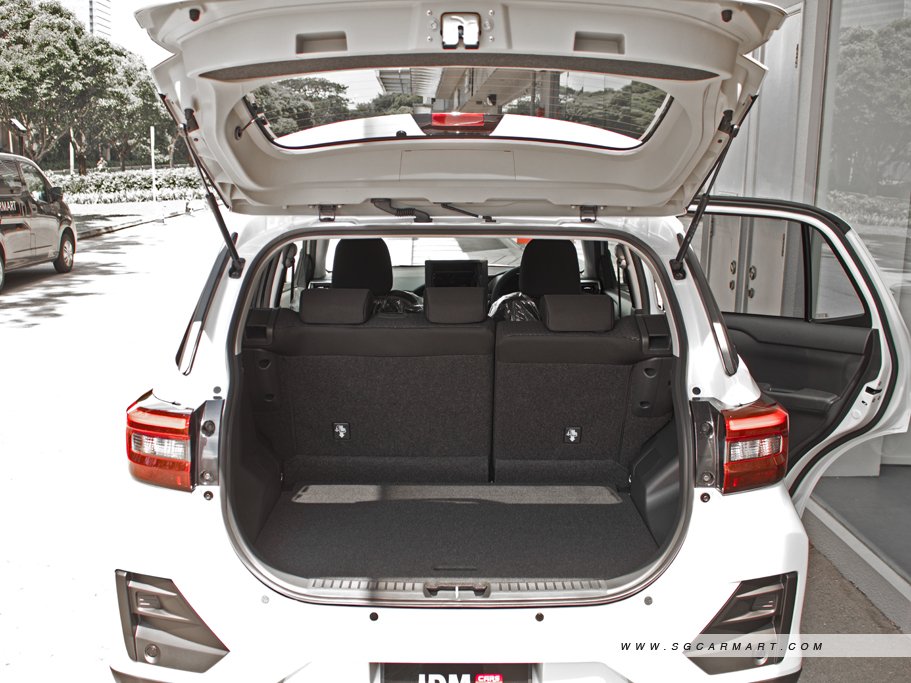 https://i.i-sgcm.com/new_cars/cars/12635/12635_g56