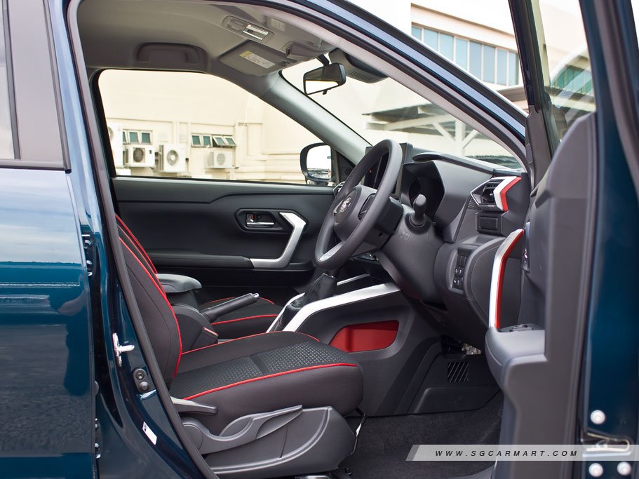 https://i.i-sgcm.com/new_cars/cars/12635/12635_g70