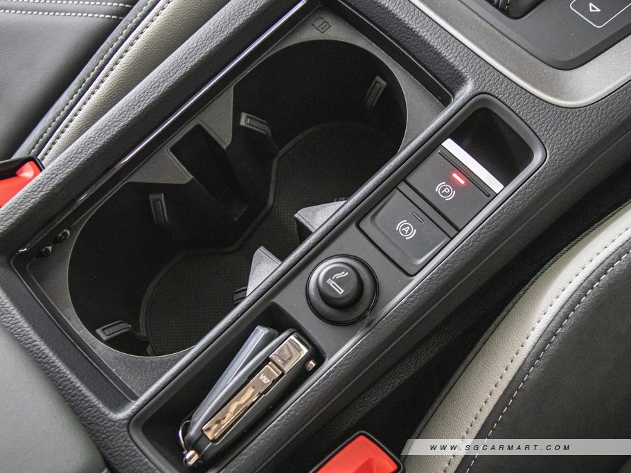 https://i.i-sgcm.com/new_cars/cars/12636/12636_g56