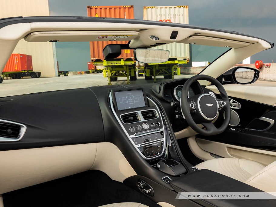https://i.i-sgcm.com/new_cars/cars/12637/12637_g11