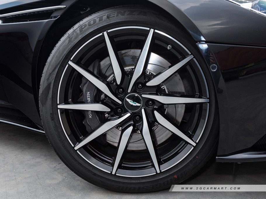 https://i.i-sgcm.com/new_cars/cars/12637/12637_g6