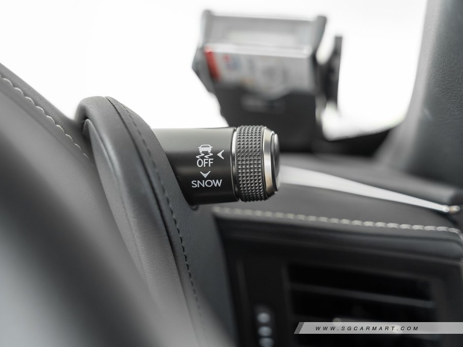 https://i.i-sgcm.com/new_cars/cars/12646/12646_g71