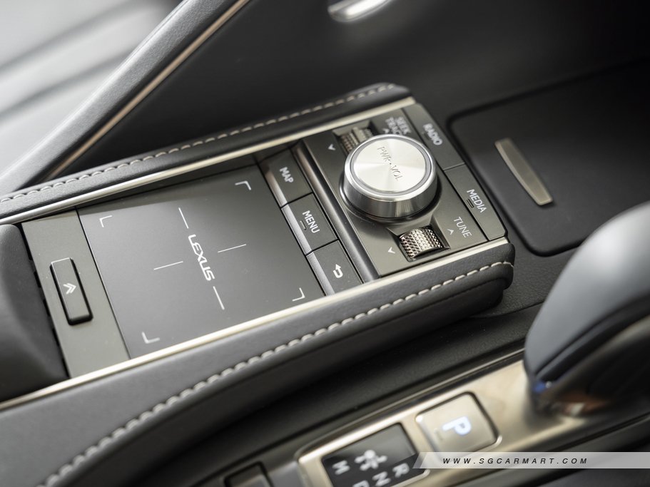 https://i.i-sgcm.com/new_cars/cars/12646/12646_g84