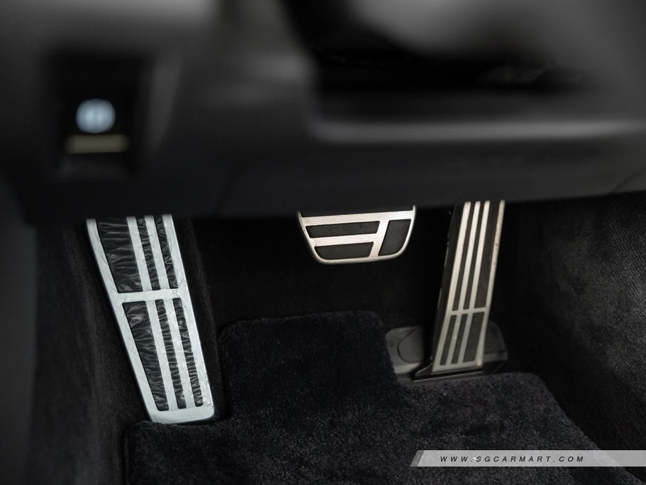 https://i.i-sgcm.com/new_cars/cars/12646/12646_g90
