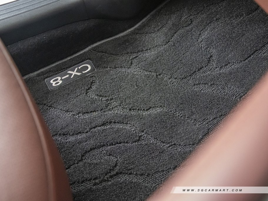 https://i.i-sgcm.com/new_cars/cars/12653/12653_g94