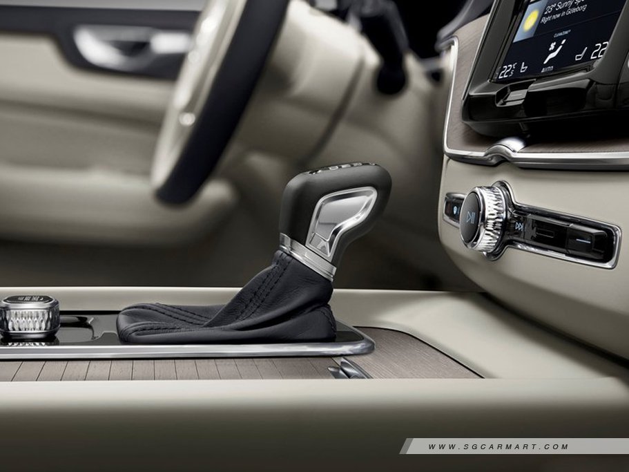 https://i.i-sgcm.com/new_cars/cars/12655/12655_g23
