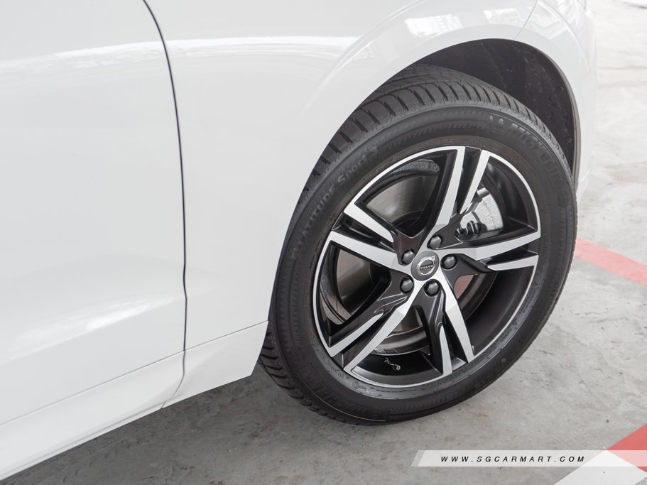 https://i.i-sgcm.com/new_cars/cars/12655/12655_g35