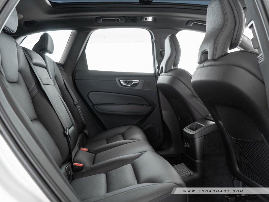 https://i.i-sgcm.com/new_cars/cars/12655/12655_g40