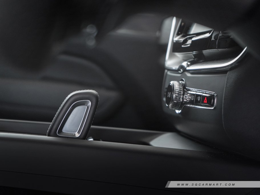 https://i.i-sgcm.com/new_cars/cars/12655/12655_g64