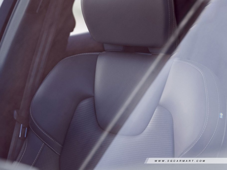 Volvo XC60 Recharge Plug-in Hybrid 75