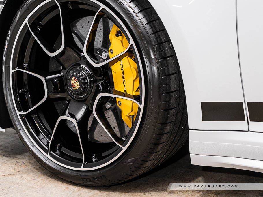 https://i.i-sgcm.com/new_cars/cars/12656/12656_g112