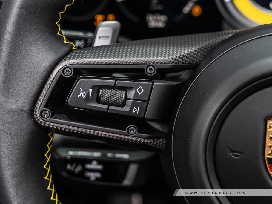 https://i.i-sgcm.com/new_cars/cars/12656/12656_g126
