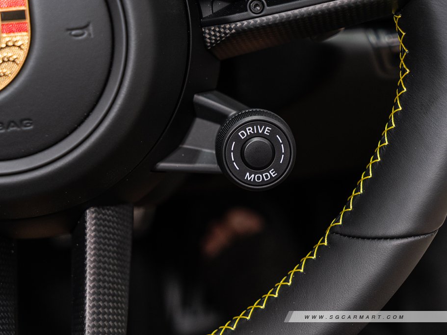 https://i.i-sgcm.com/new_cars/cars/12656/12656_g131