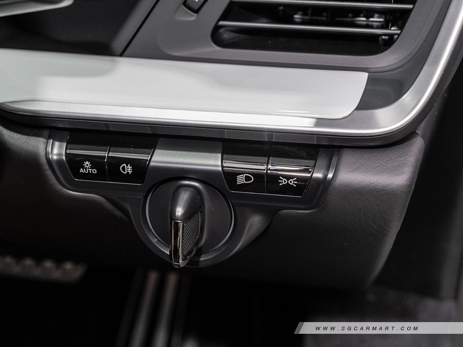 https://i.i-sgcm.com/new_cars/cars/12656/12656_g132