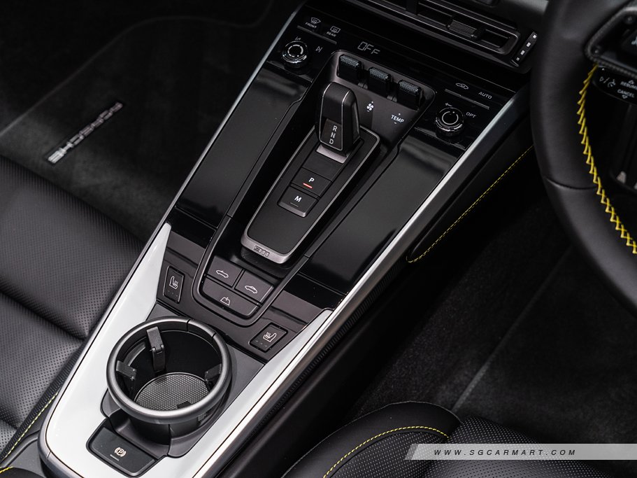 https://i.i-sgcm.com/new_cars/cars/12656/12656_g139