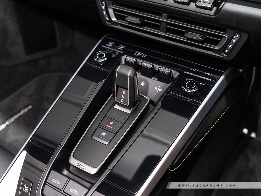 https://i.i-sgcm.com/new_cars/cars/12656/12656_g140