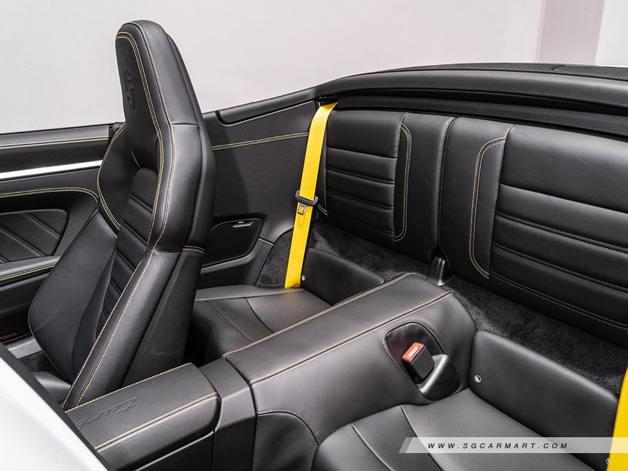 https://i.i-sgcm.com/new_cars/cars/12656/12656_g155