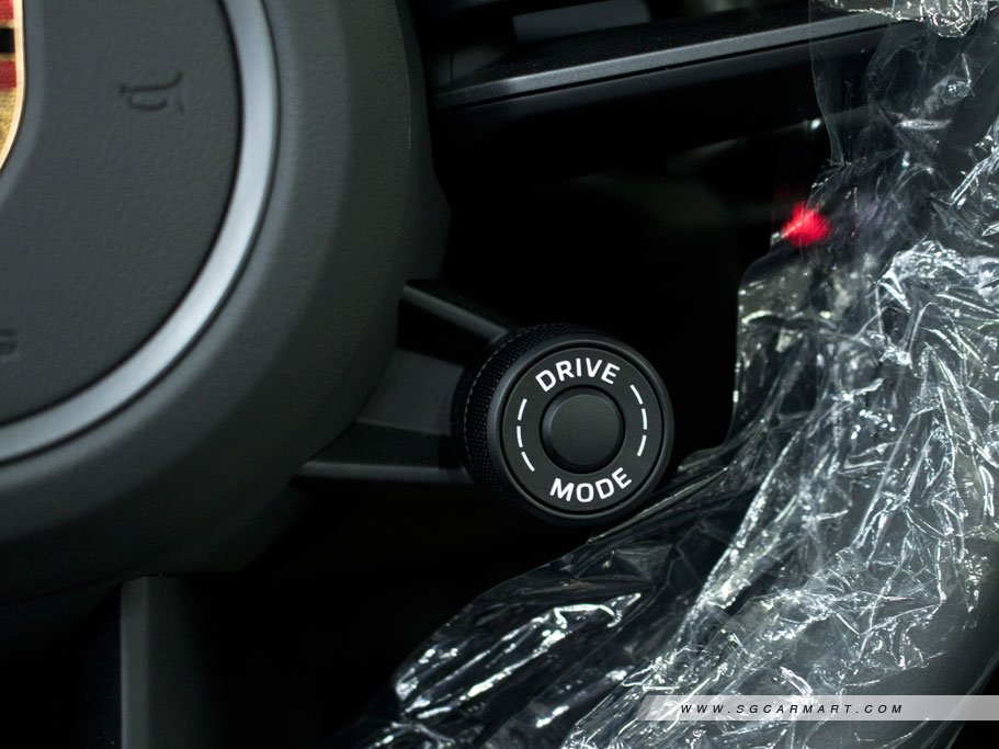https://i.i-sgcm.com/new_cars/cars/12656/12656_g17